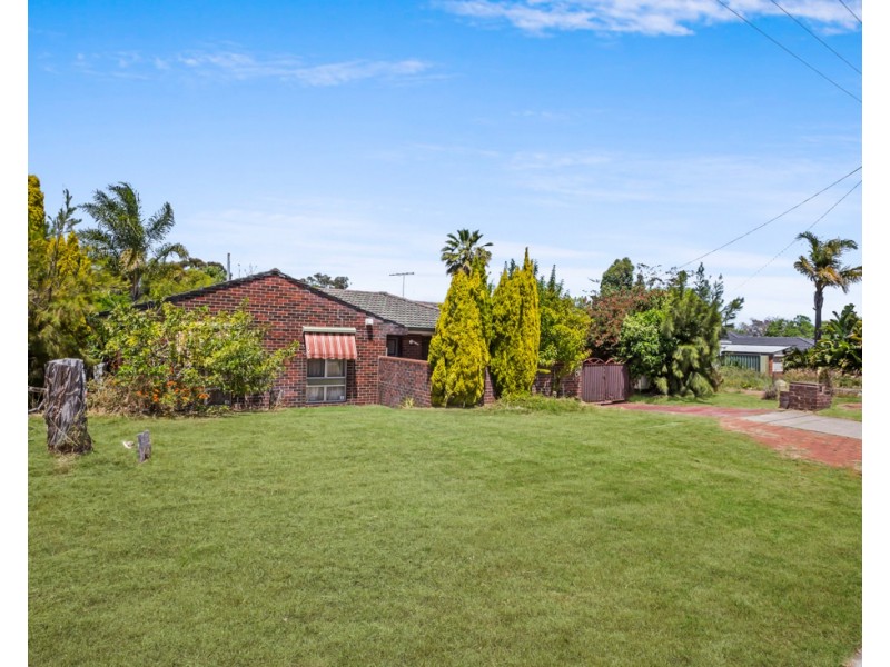 8 Chataway Road, Girrawheen WA 6064
