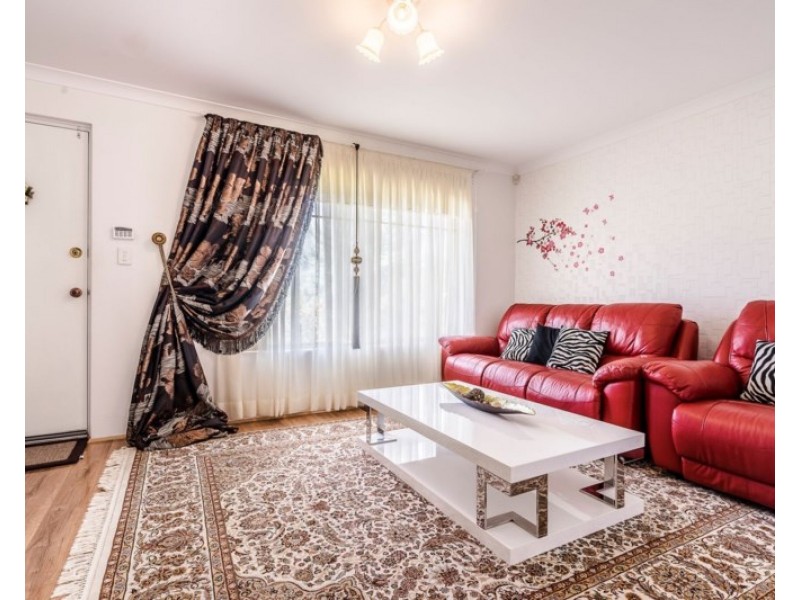 47 Jefferson Drive, Marangaroo WA 6064