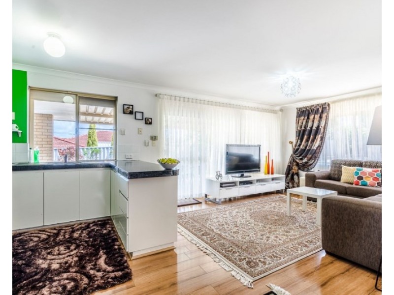 47 Jefferson Drive, Marangaroo WA 6064