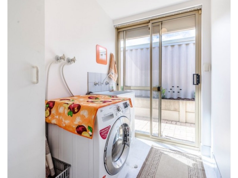 47 Jefferson Drive, Marangaroo WA 6064