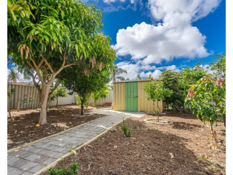 47 Jefferson Drive, Marangaroo WA 6064