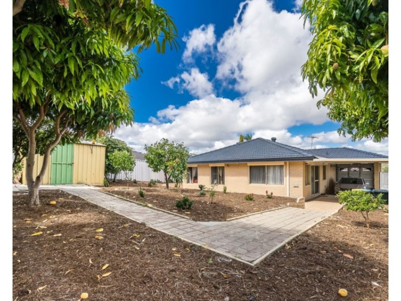 47 Jefferson Drive, Marangaroo WA 6064