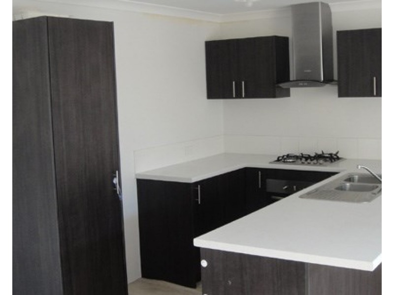 2/92 Culloton Crescent, Balga WA 6061