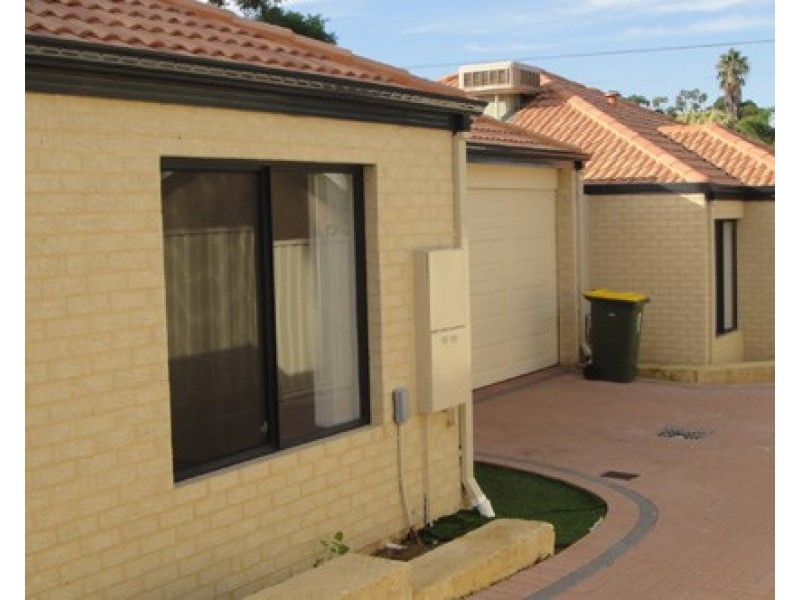 2/92 Culloton Crescent, Balga WA 6061