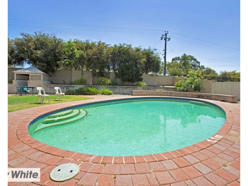 2/3 Derrington Crescent, Balga WA 6061