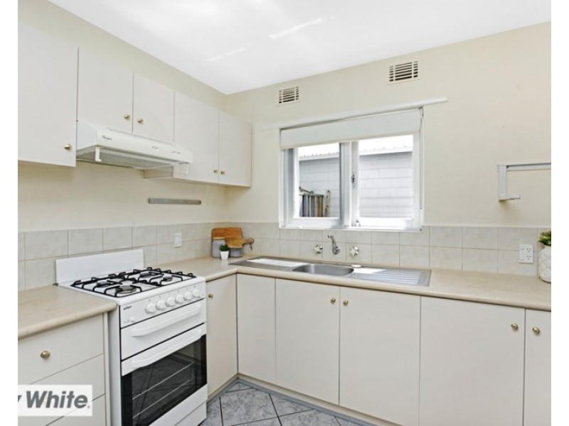 2/3 Derrington Crescent, Balga WA 6061