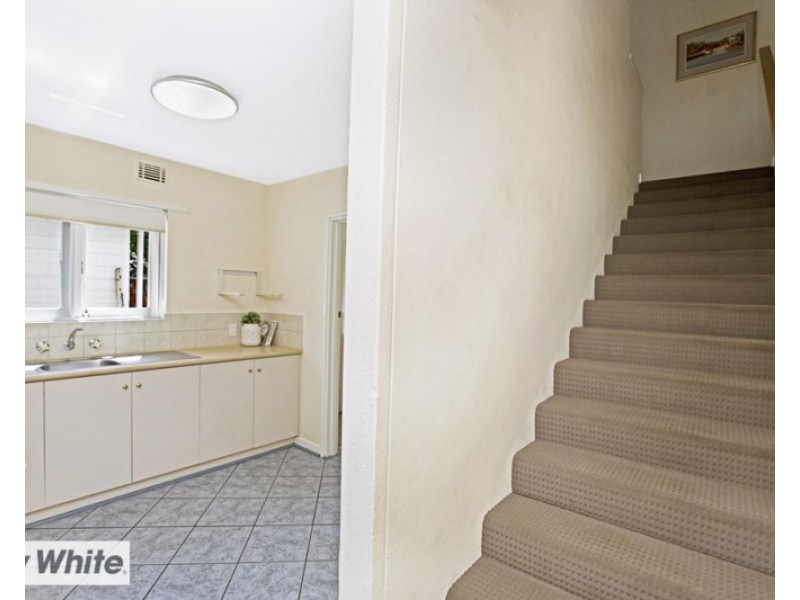 2/3 Derrington Crescent, Balga WA 6061