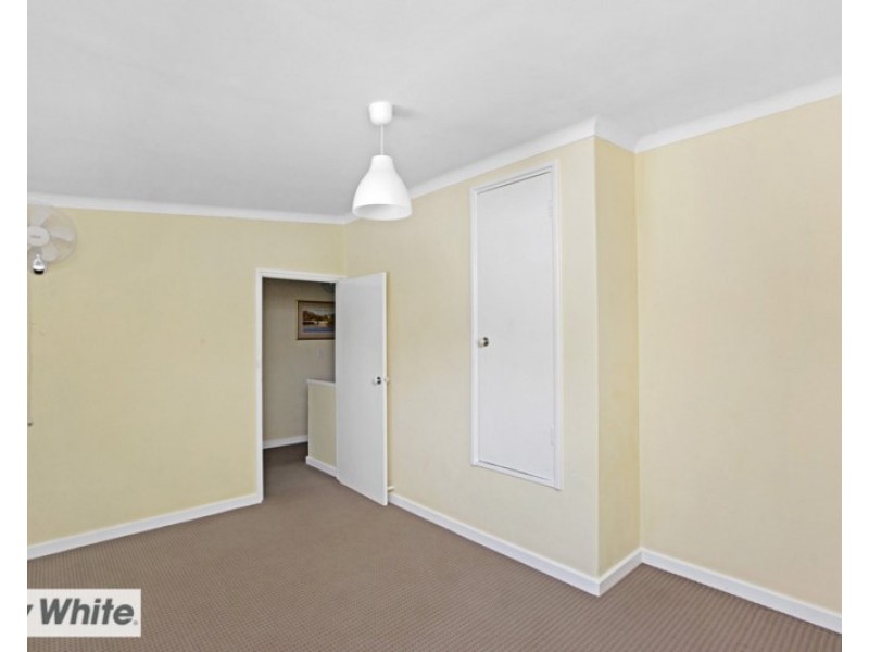 2/3 Derrington Crescent, Balga WA 6061