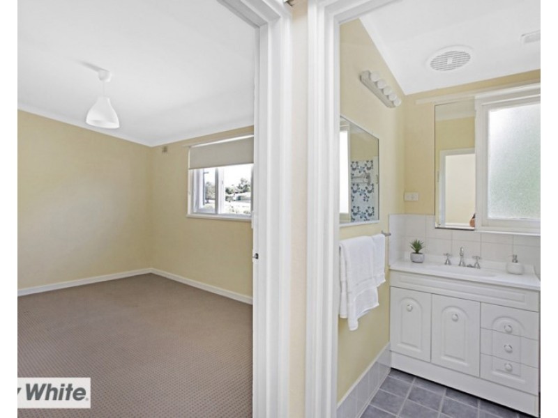 2/3 Derrington Crescent, Balga WA 6061