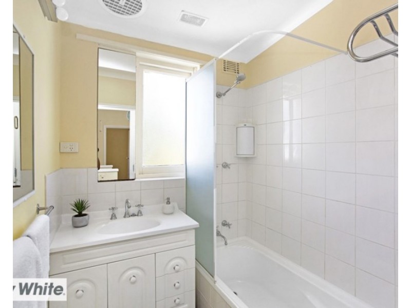 2/3 Derrington Crescent, Balga WA 6061