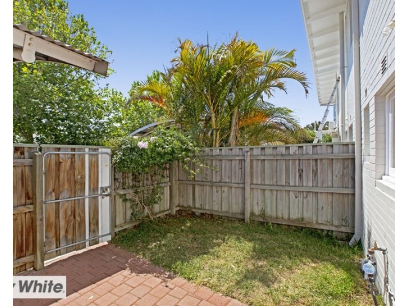 2/3 Derrington Crescent, Balga WA 6061