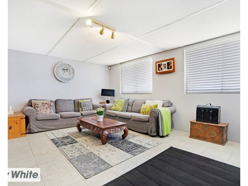 56 Ipswich Crescent, Girrawheen WA 6064