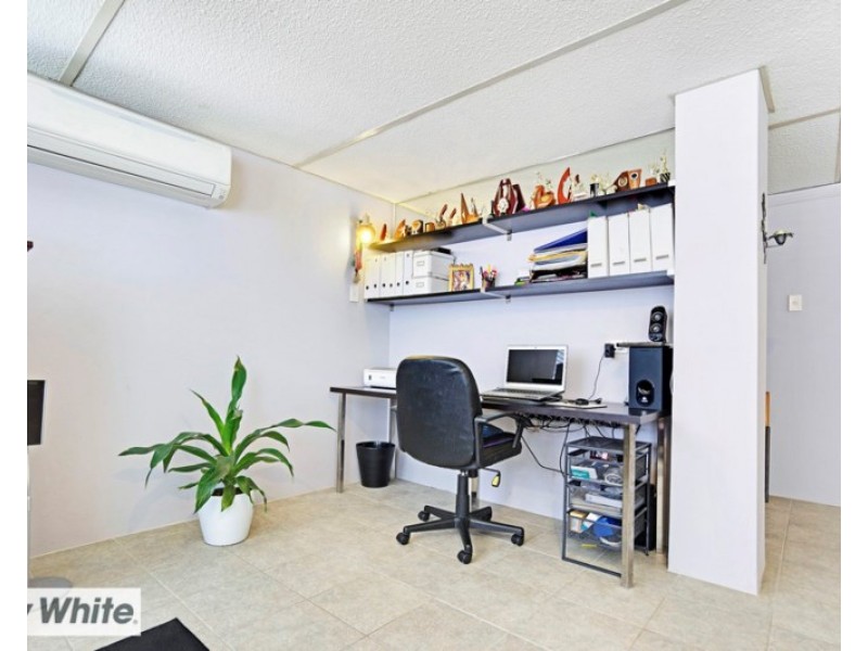 56 Ipswich Crescent, Girrawheen WA 6064