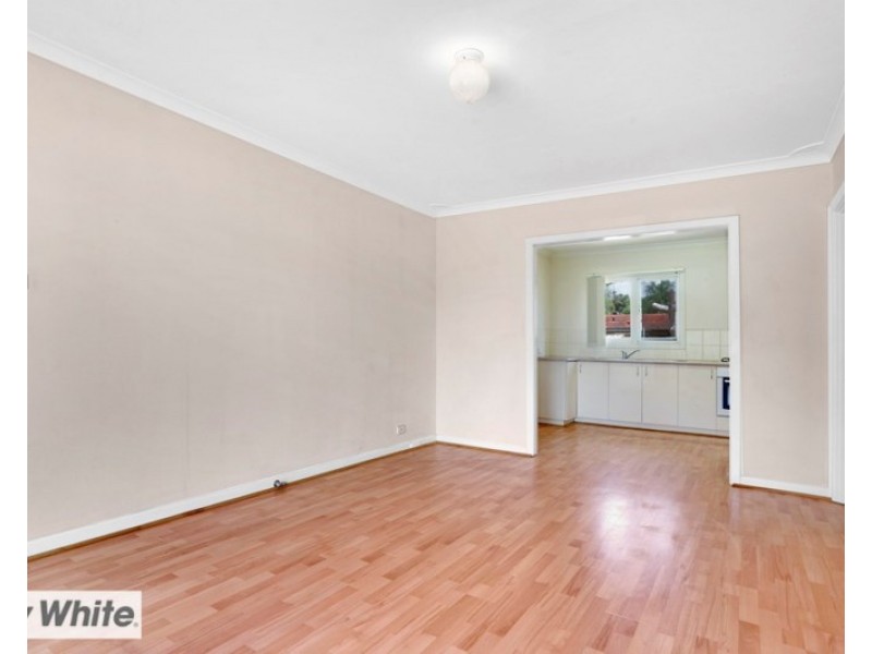 6c Connell Way, Girrawheen WA 6064