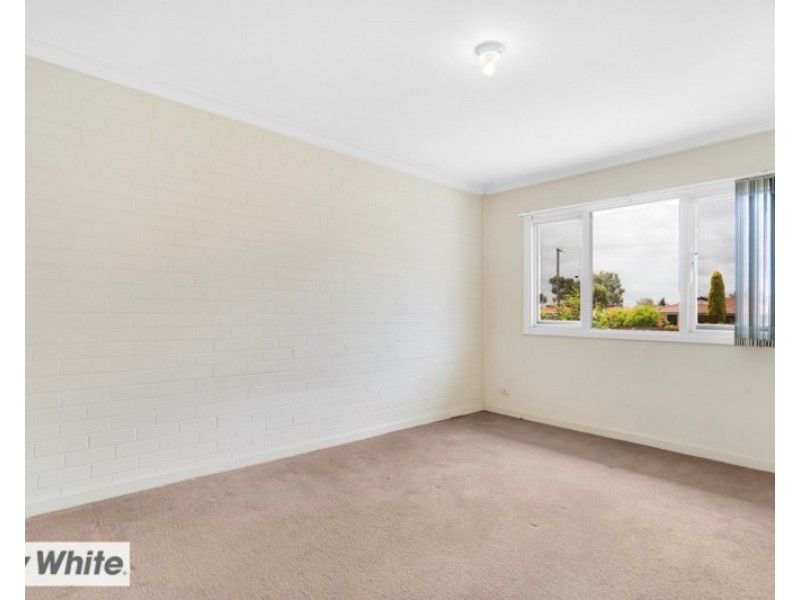 6c Connell Way, Girrawheen WA 6064