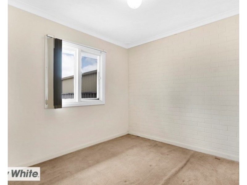 6c Connell Way, Girrawheen WA 6064