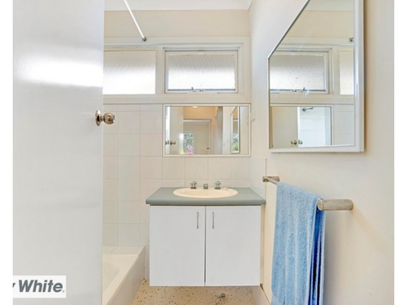 6c Connell Way, Girrawheen WA 6064