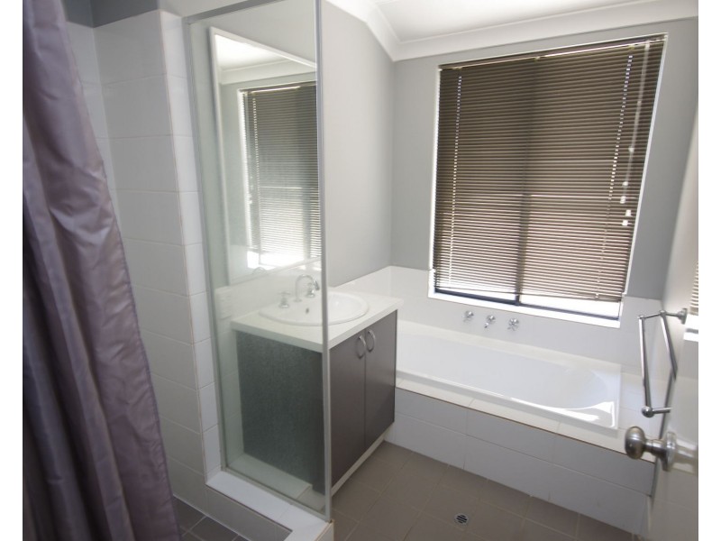 21 Glenesk Street, Madeley WA 6065