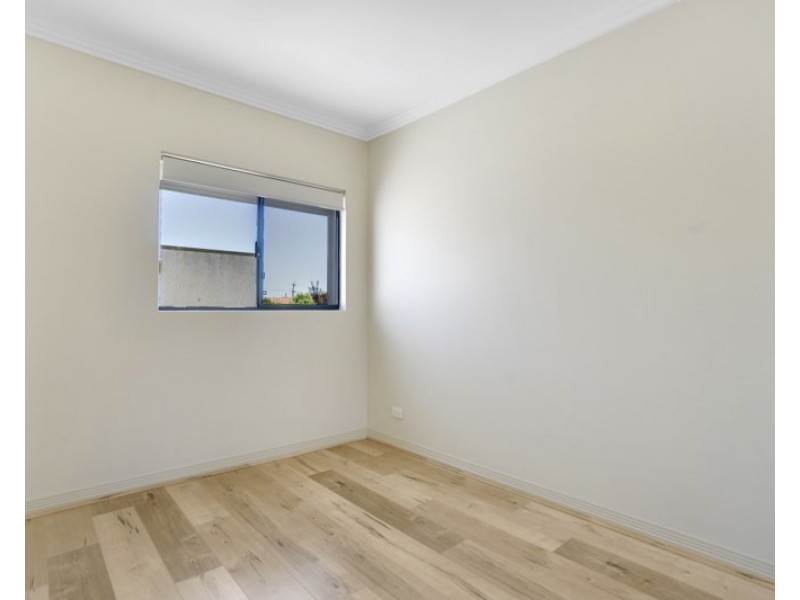 7 Wittering Crescent, Balga WA 6061