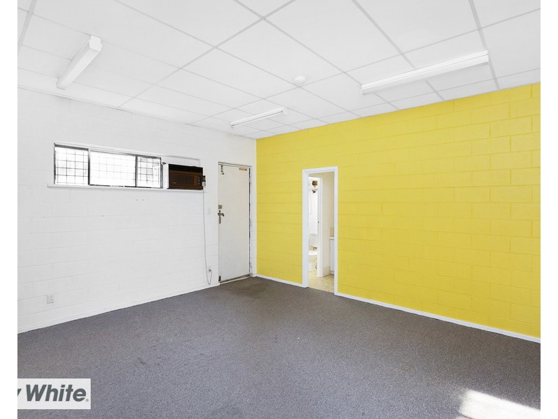 4/4 Wade Court, Girrawheen WA 6064