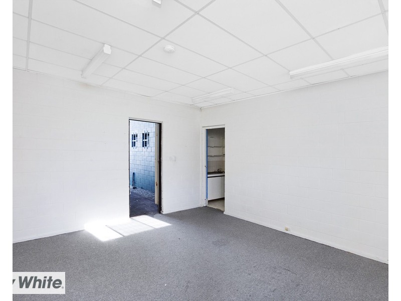 4/4 Wade Court, Girrawheen WA 6064