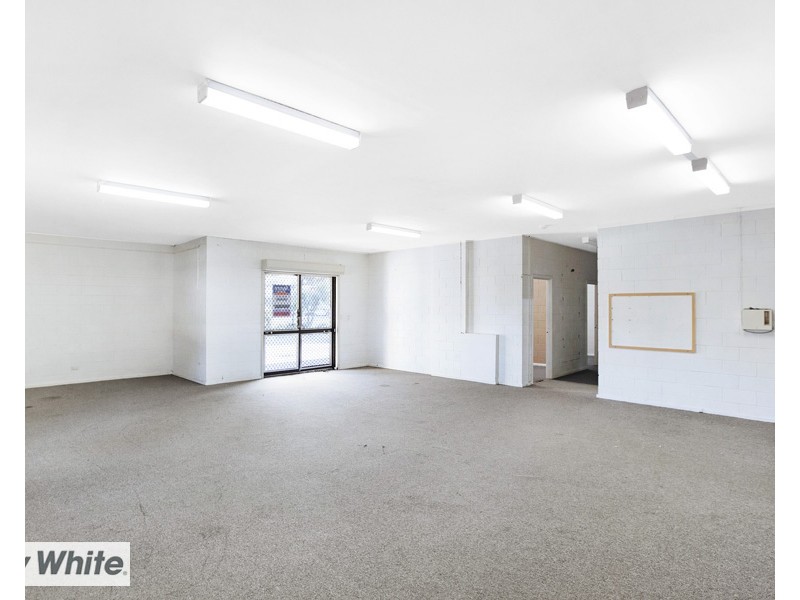 4/4 Wade Court, Girrawheen WA 6064