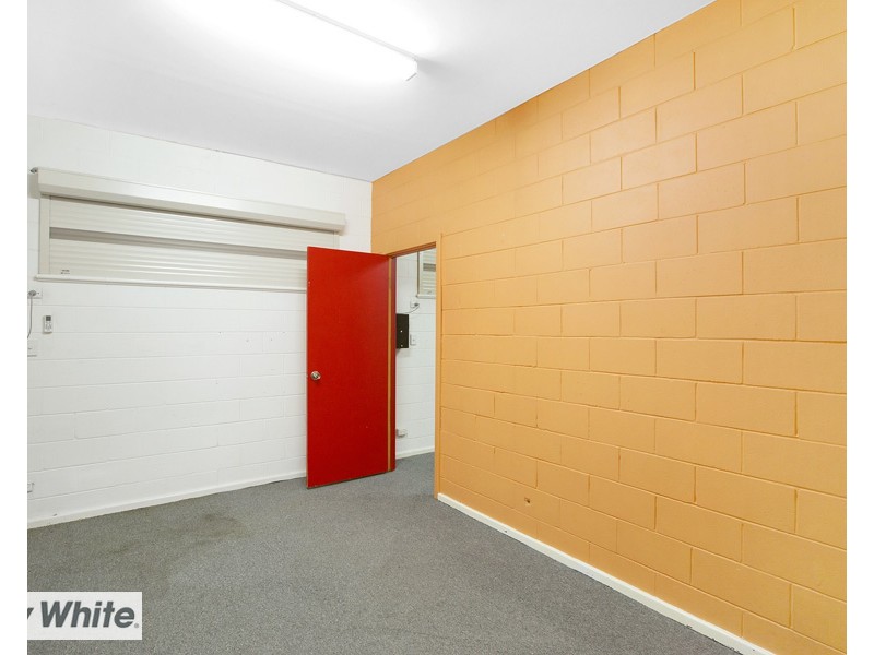 4/4 Wade Court, Girrawheen WA 6064