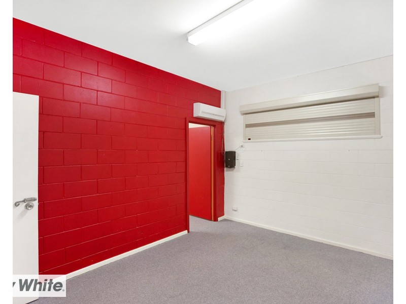 4/4 Wade Court, Girrawheen WA 6064