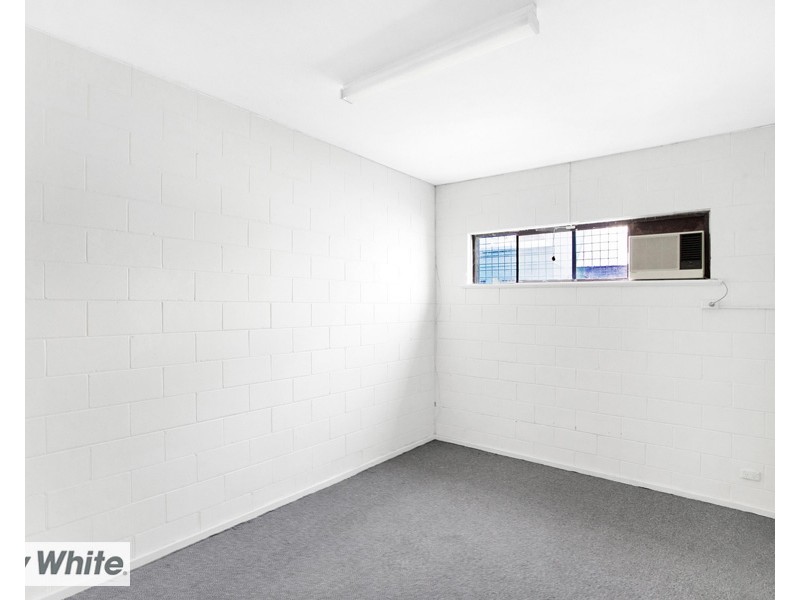 4/4 Wade Court, Girrawheen WA 6064