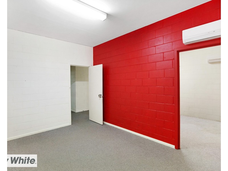 4/4 Wade Court, Girrawheen WA 6064