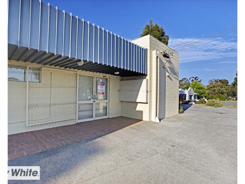 4/4 Wade Court, Girrawheen WA 6064