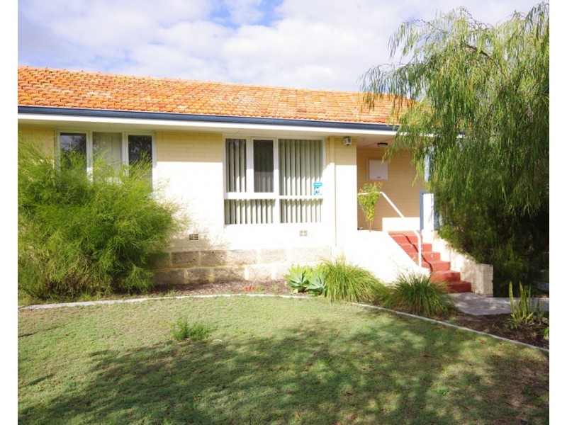 2B Templeton Crescent, Girrawheen WA 6064