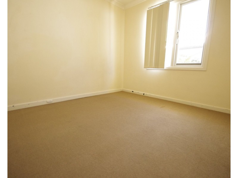 2B Templeton Crescent, Girrawheen WA 6064