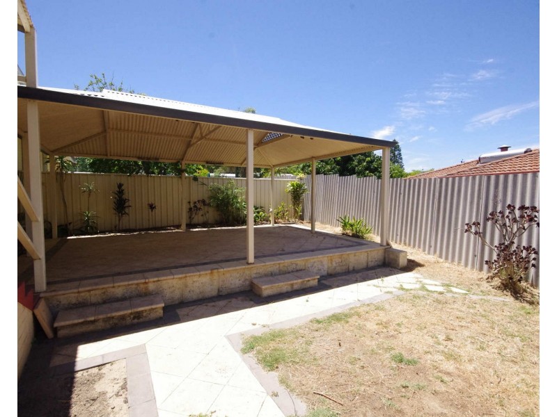 2B Templeton Crescent, Girrawheen WA 6064