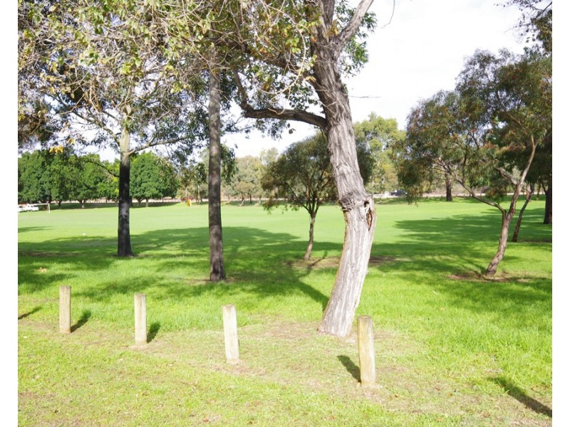 2B Templeton Crescent, Girrawheen WA 6064