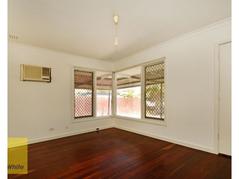 55 Nanovich Avenue, Girrawheen WA 6064