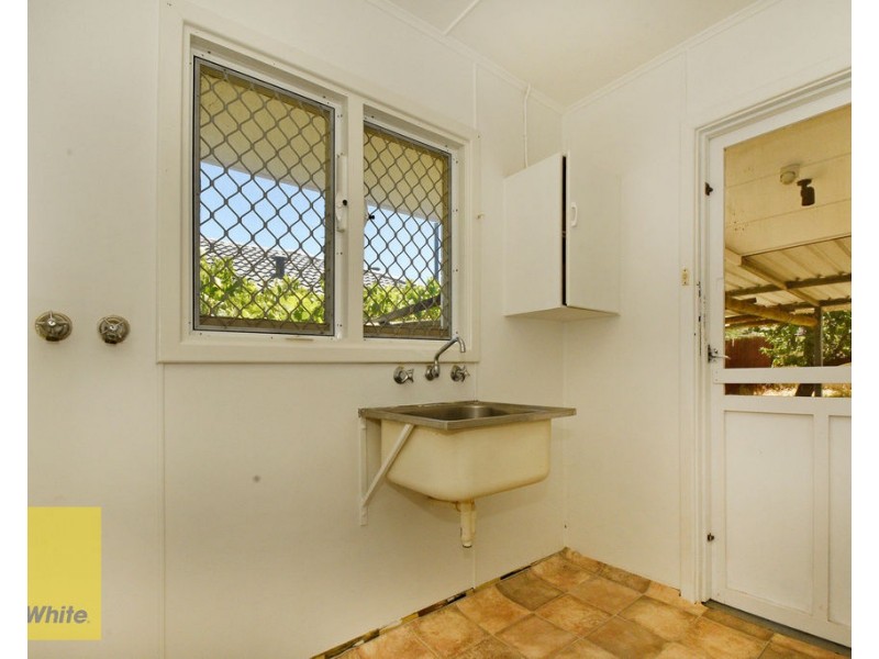 55 Nanovich Avenue, Girrawheen WA 6064