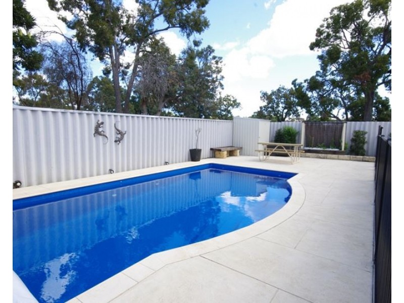 25 Foxglove Garden, Mirrabooka WA 6061