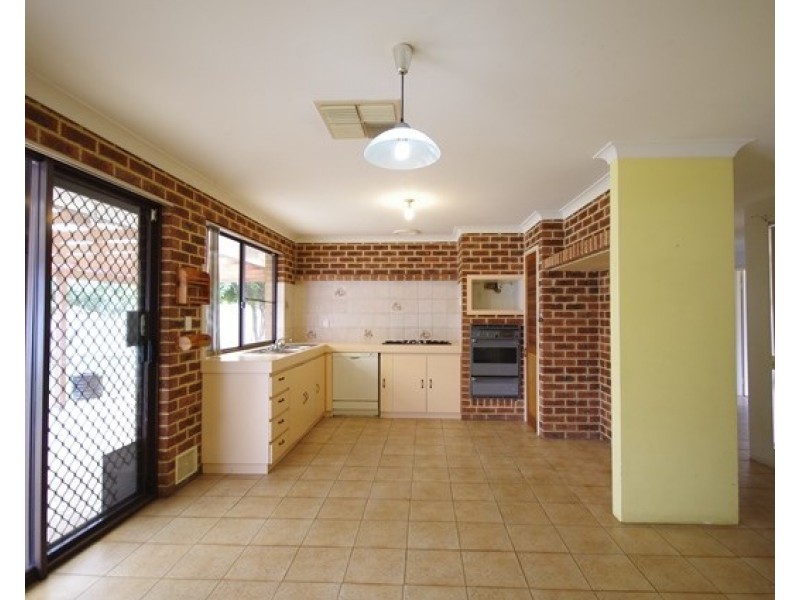 7 Sandpiper Close, Ballajura WA 6066