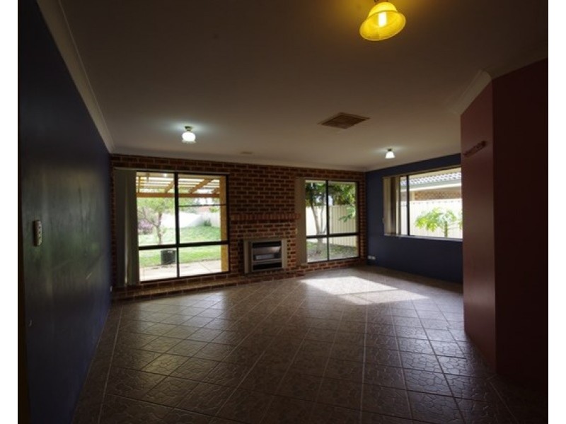 7 Sandpiper Close, Ballajura WA 6066