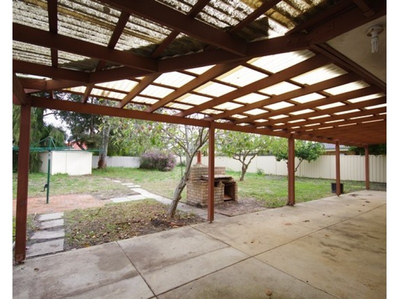 7 Sandpiper Close, Ballajura WA 6066