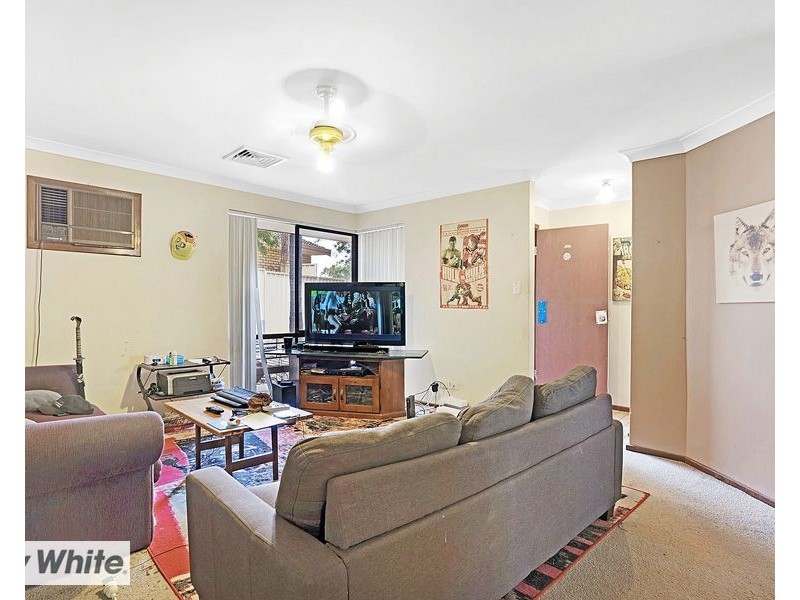 5b Raible Grove, Marangaroo WA 6064