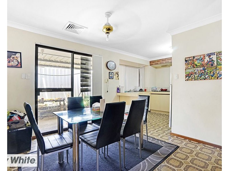 5b Raible Grove, Marangaroo WA 6064