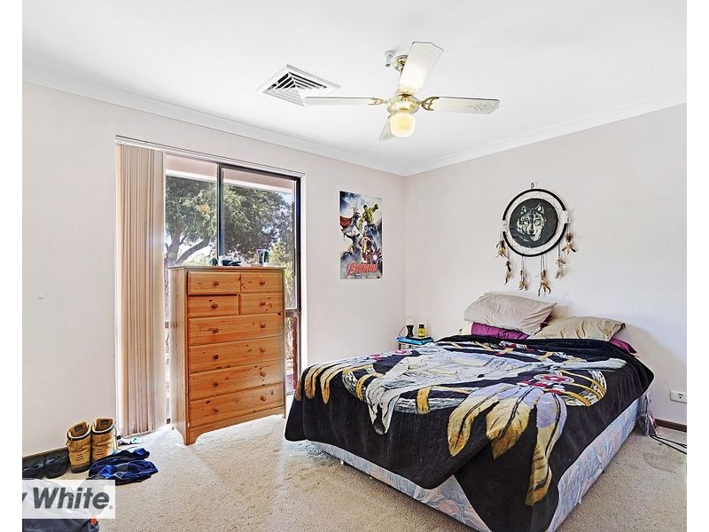 5b Raible Grove, Marangaroo WA 6064