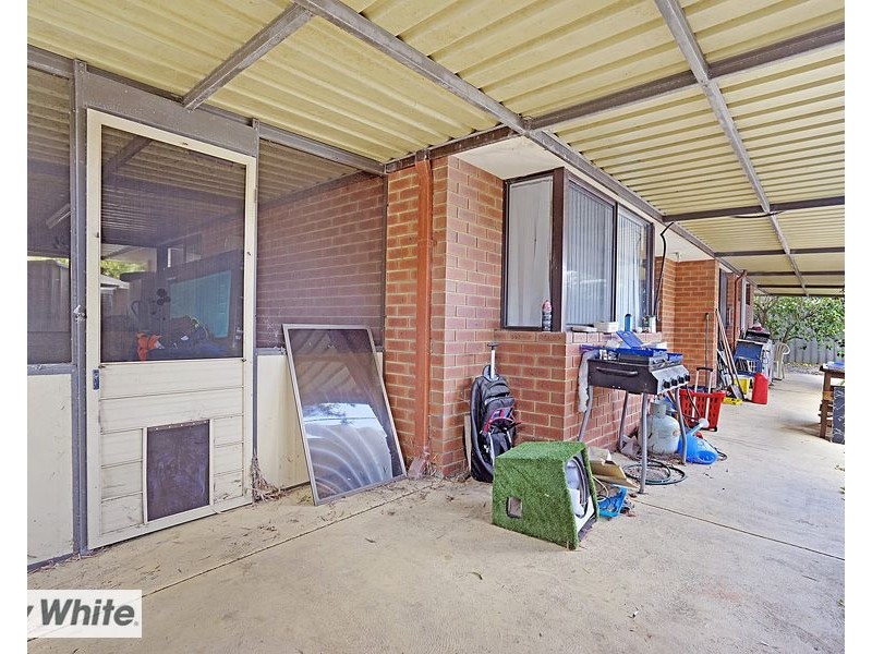 5b Raible Grove, Marangaroo WA 6064