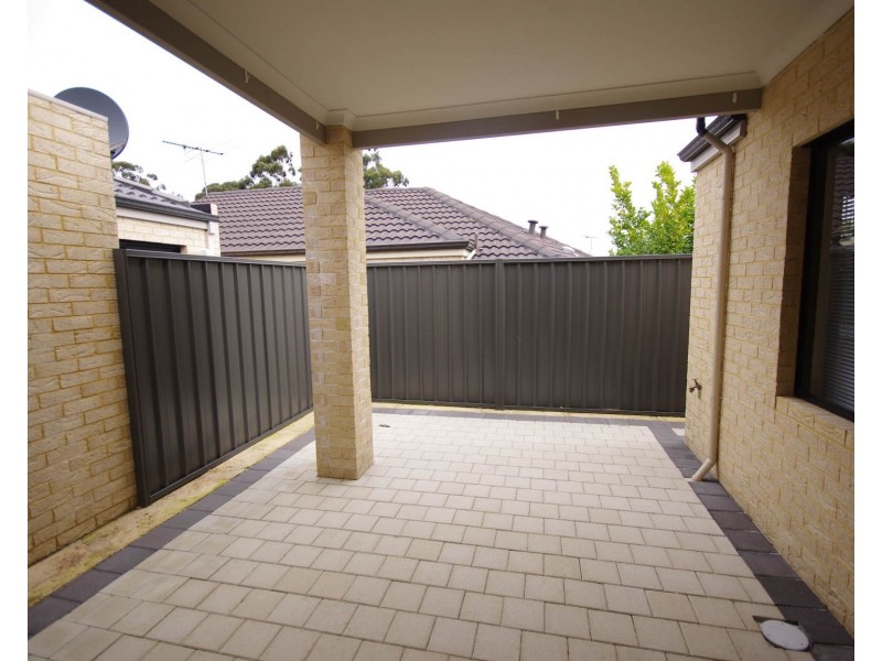 2/2 Quadea Way, Nollamara WA 6061