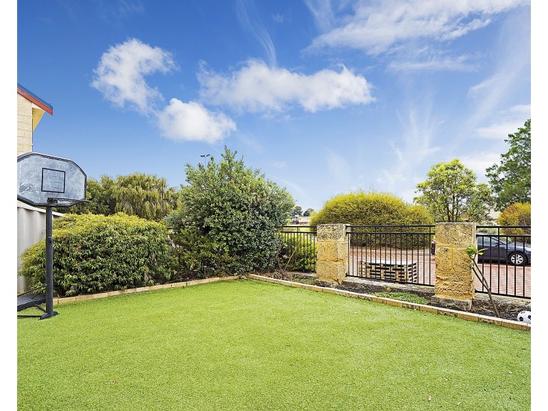 15 Lively Circle, Mirrabooka WA 6061