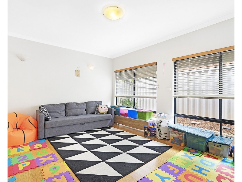 15 Lively Circle, Mirrabooka WA 6061