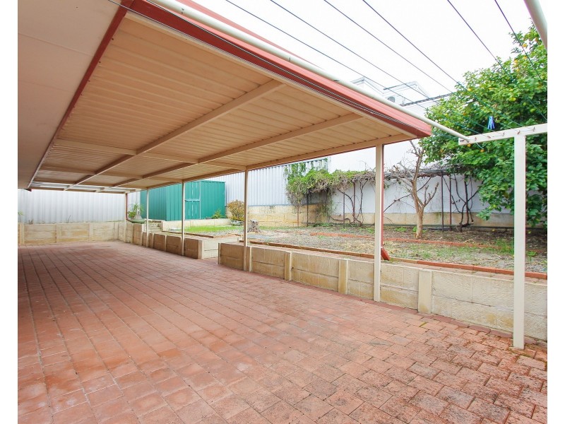 23 Dandenong Way, Alexander Heights WA 6064