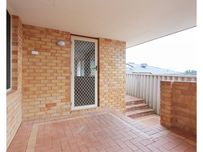 23 Dandenong Way, Alexander Heights WA 6064